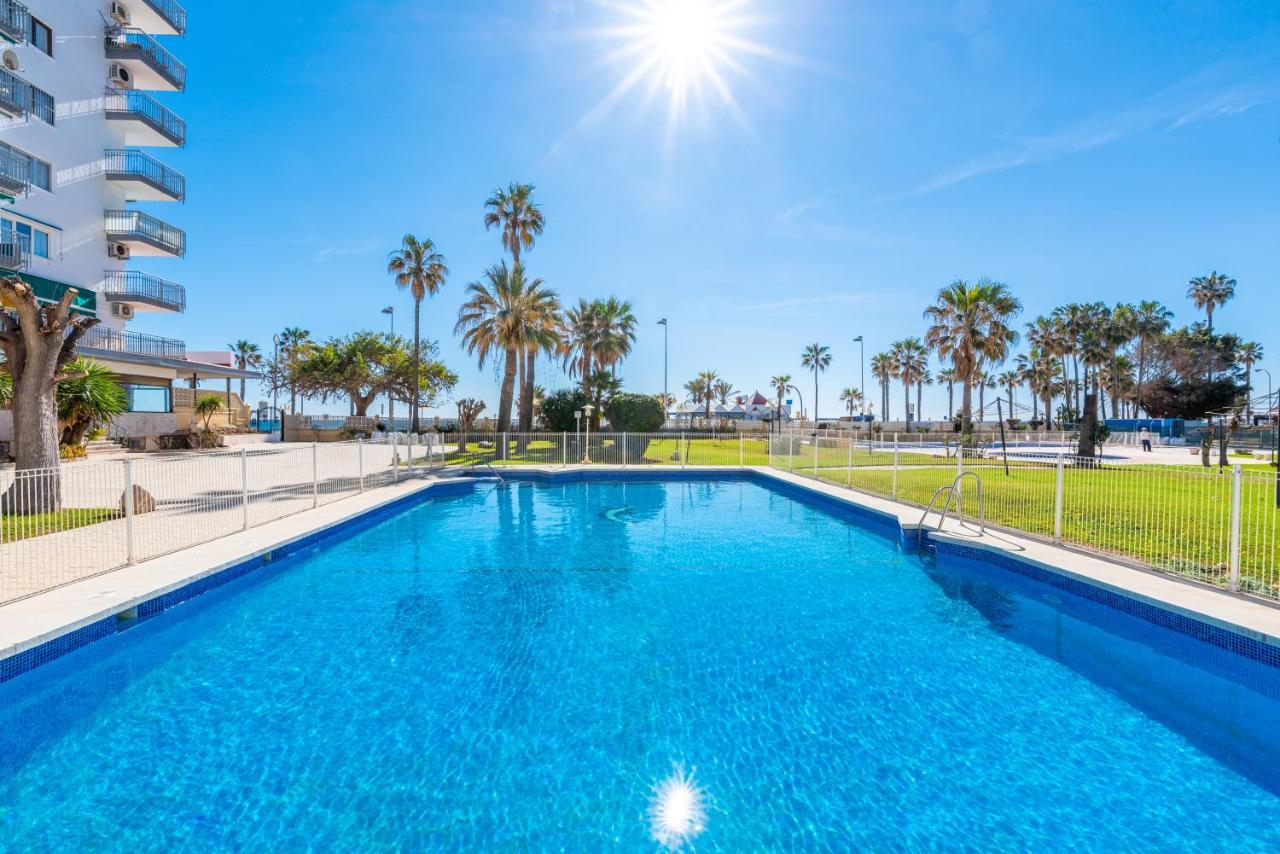 Sunny Seaside Apartment Arroyo De La Miel Exterior photo